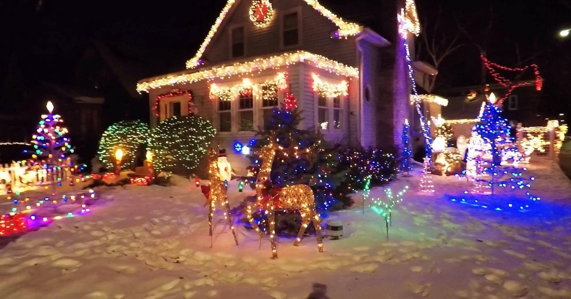 Residential Christmas lights, display of Christmas lights Residential Christmas lights, display of Christmas lights